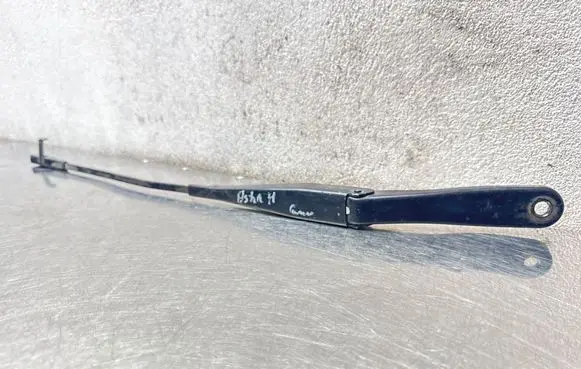 Opel Astra H Front wiper blade arm 13111220