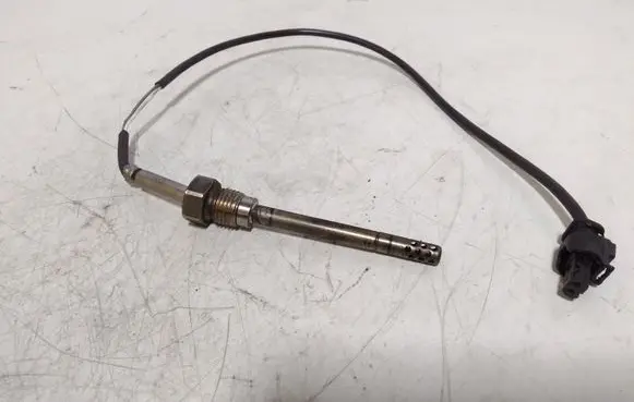 Mercedes-Benz ML W164 Exhaust gas temperature sensor A0051531128 0546136600027