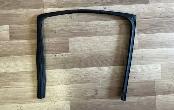 Fiat Panda III Rubber seal front door window/glass 