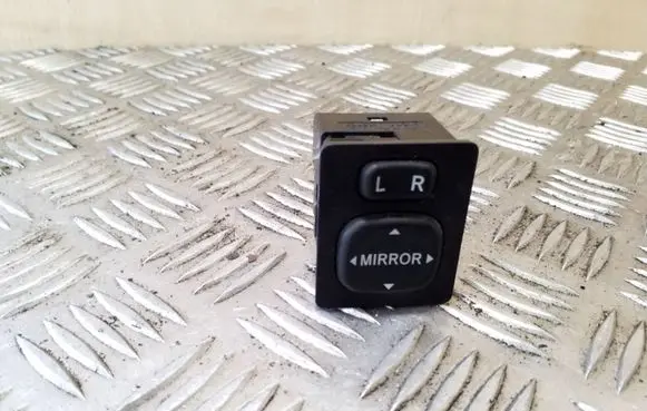 Wing mirror switch
