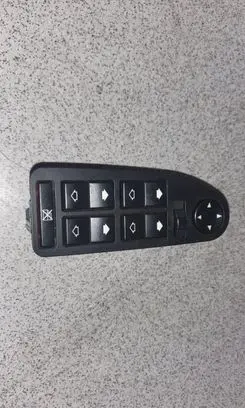 BMW 5 E39 Electric window control switch 8368966