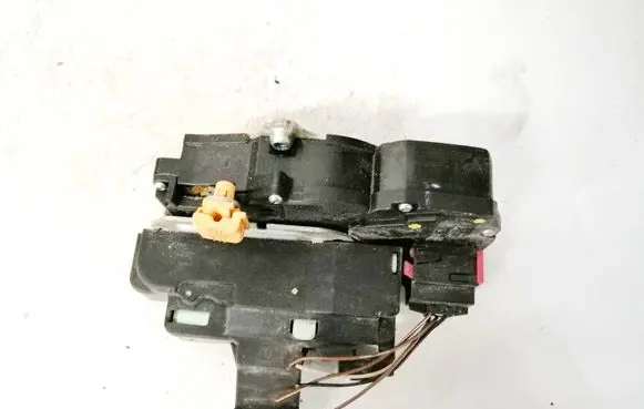 Chevrolet Captiva Rear door lock