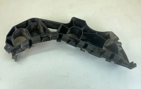 Volkswagen PASSAT CC Front bumper mounting bracket 3C8807184B