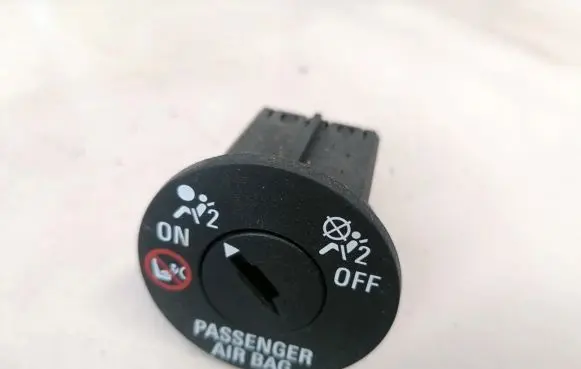 Opel Mokka Passenger airbag on/off switch 13577258