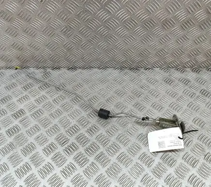Isuzu D-Max Rear door lock loop/hook striker 8981029713