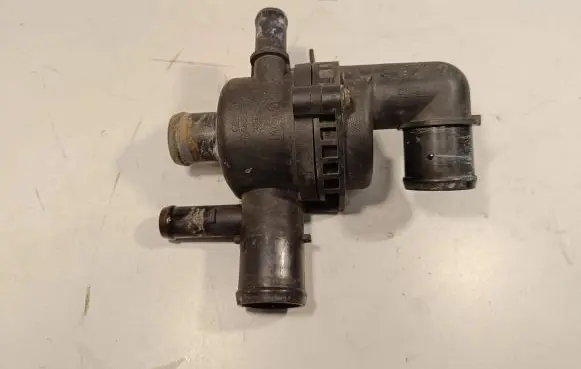 Thermostat/thermostat housing