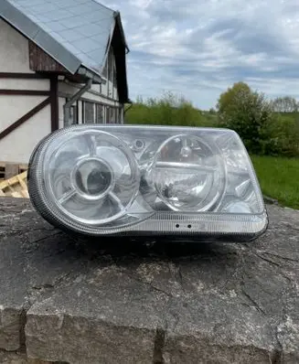 Chrysler 300C Headlight/headlamp