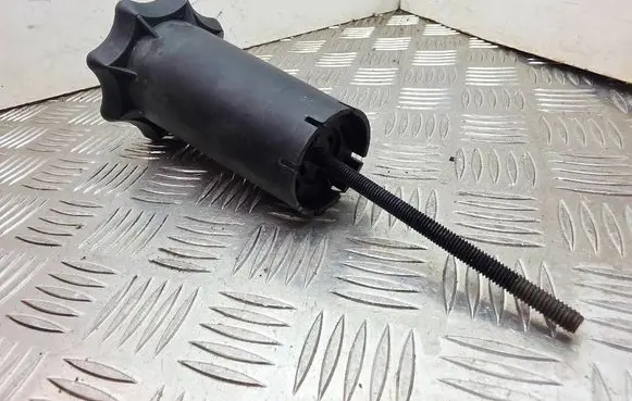 Audi A8 S8 D3 4E Spare wheel bolt 4E0803899K