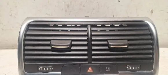 Audi Q7 4L Dash center air vent grill 4L0820951P