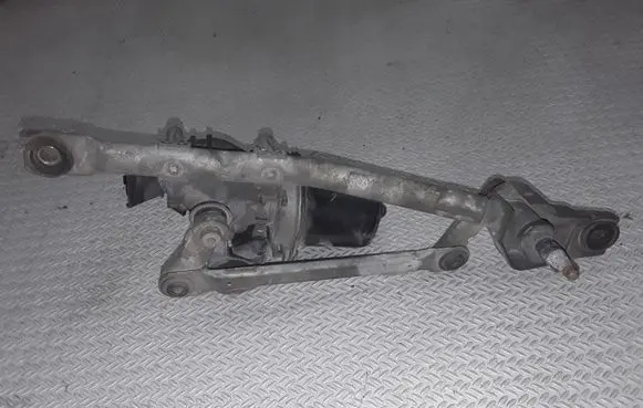 Toyota Aygo AB10 Front wiper linkage and motor