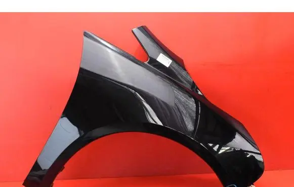 Mitsubishi Grandis Fender