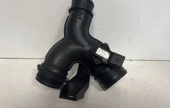 Audi Q7 4L Intercooler hose/pipe 4L0145795