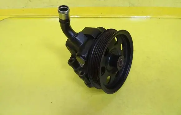 Ford Focus Power steering pump HBD-GA 40B3103
