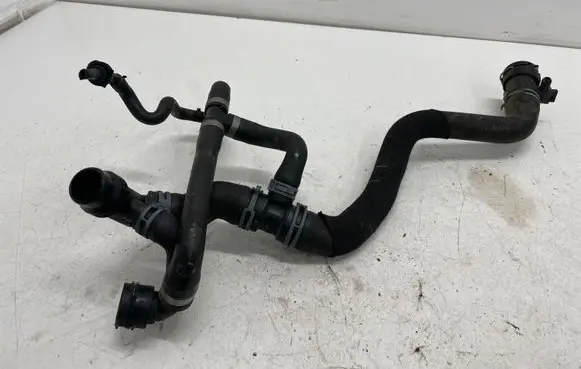 Engine coolant pipe/hose