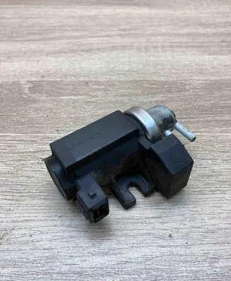 BMW 5 F10 F11 Turbo solenoid valve 7595374