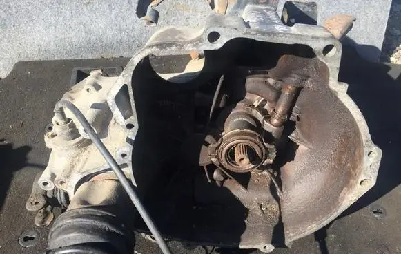 Nissan Sunny Manual 5 speed gearbox 01R