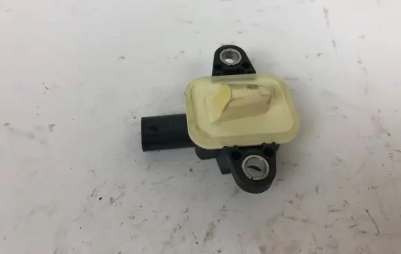 Maserati Ghibli Airbag deployment crash/impact sensor 51943478 160716 7867
