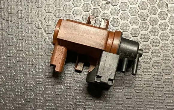 Ford Mondeo Mk III Turbo solenoid valve 6G9Q9E882CA 70177100
