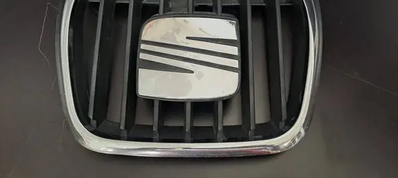 Seat Alhambra (Mk1) Front grill 7M7853651