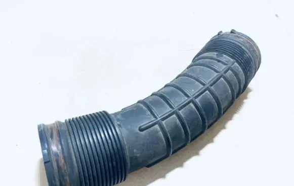 Volvo V70 Air intake hose/pipe 6898050