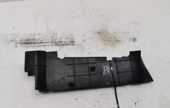 Chrysler 300C Radiator trim 04806114AB