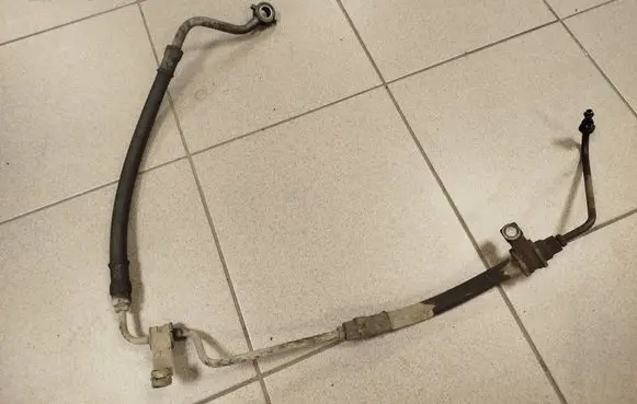 Power steering hose/pipe/line