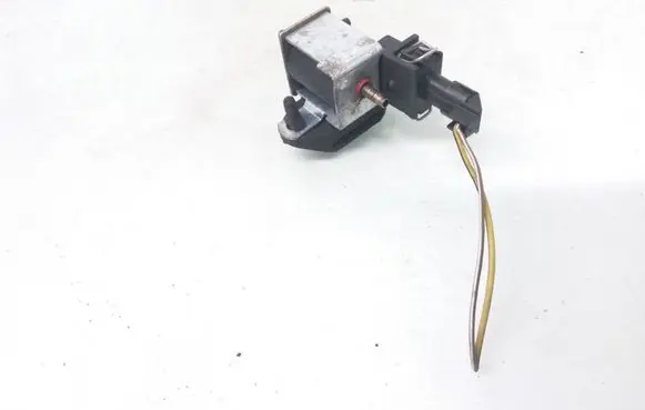 Audi A3 S3 8L Vacuum valve 72189555
