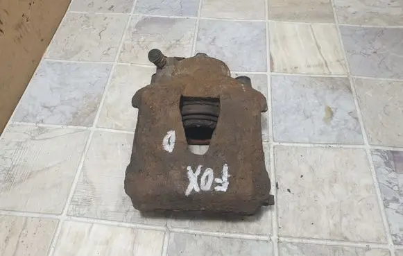 Volkswagen Fox Front brake caliper