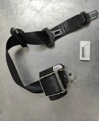 Middle seatbelt (rear)