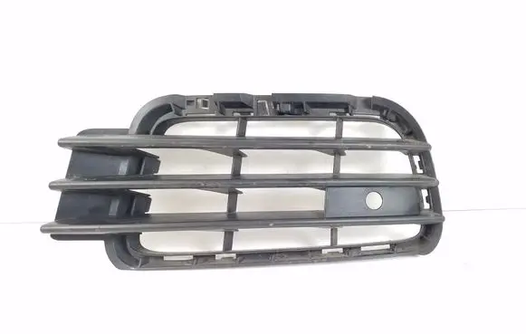Volkswagen Touareg II Front bumper lower grill 7P6853665A