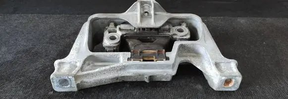 Mercedes-Benz CLA C117 X117 W117 Engine mount bracket A2462402517