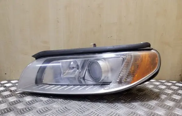 Volvo XC70 Headlight/headlamp 31214349 6948180 W3T13271