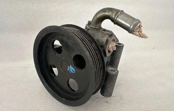 Ford Fiesta Power steering pump 3A696