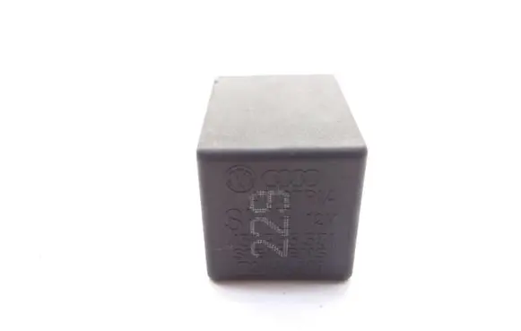 Audi A4 S4 B5 8D Other relay 431955531