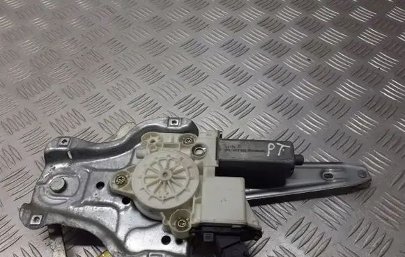 Toyota Corolla E120 E130 Rear door window regulator with motor 992045-100