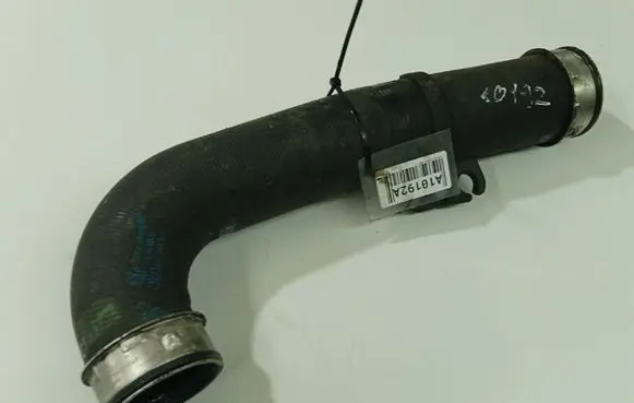 Volkswagen PASSAT B6 Intercooler hose/pipe 