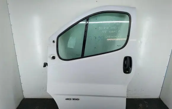 Renault Trafic I Front door D31