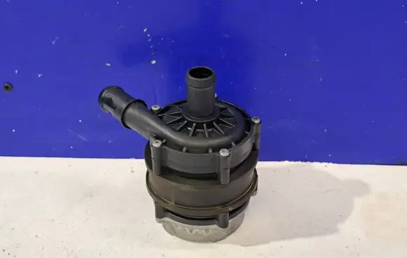 Polestar 2 Electric auxiliary coolant/water pump 32135207 P32135207