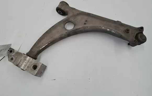 Volkswagen PASSAT B6 Front lower control arm/wishbone 3C0407153B