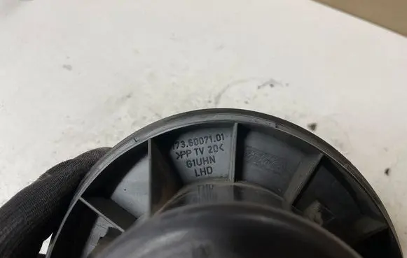 Ford Focus C-MAX Heater fan/blower 1736007101