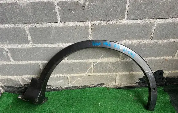 Ford Kuga II Front arch trim 