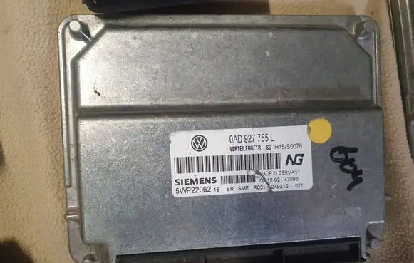Volkswagen Touareg I Gearbox control unit/module 0AD927755L 5WP22062