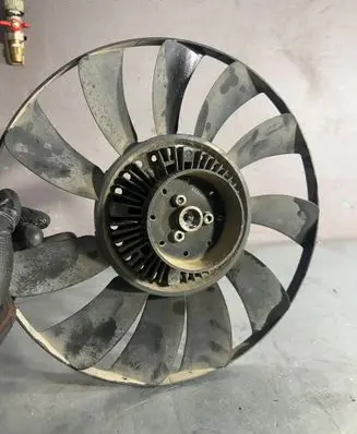 Volkswagen PASSAT B5.5 Viscous fan clutch 06B121347