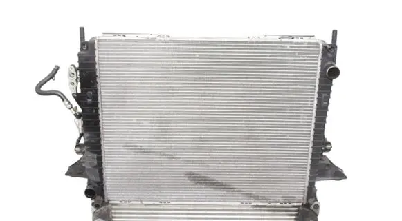 Land Rover Discovery 3 - LR3 Radiator set PCC500102 PML500010