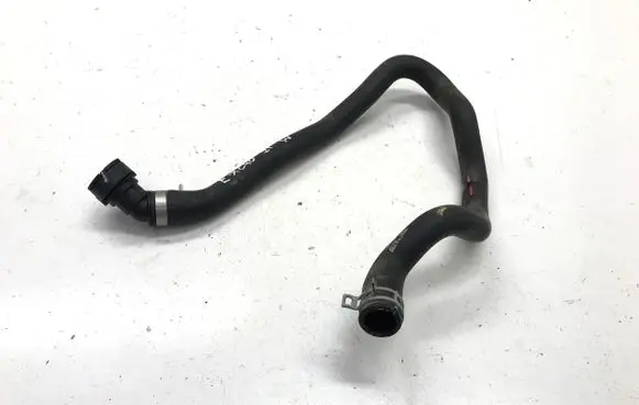 Volvo XC40 Engine coolant pipe/hose 32138746