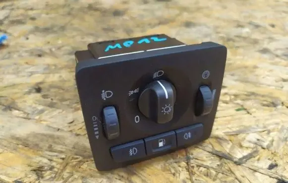 Volvo V50 Tailgate/trunk/boot open switch EEEEEEEE