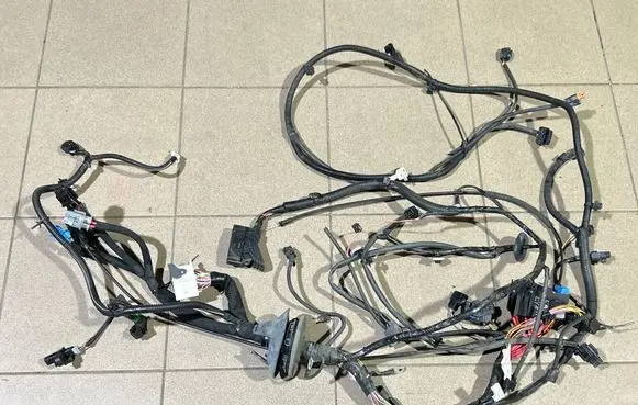 Renault Captur Engine installation wiring loom 403884108R 243514171R 000100
