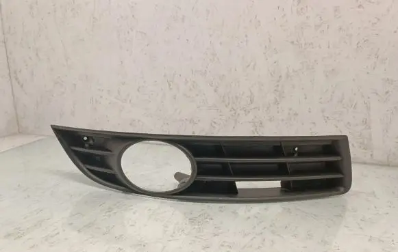 Volkswagen PASSAT B6 Front bumper lower grill 3C0853666A