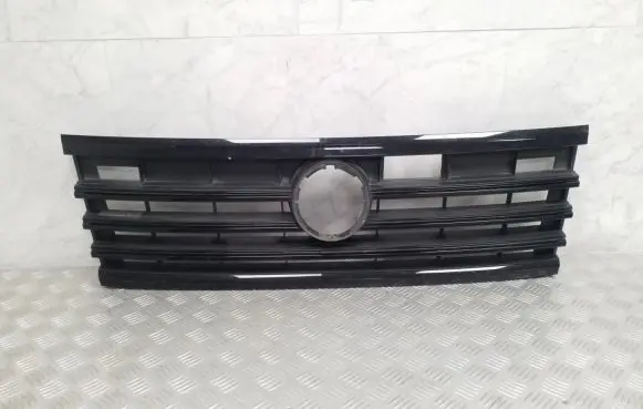 Volkswagen Touareg III Front grill 760853653B
