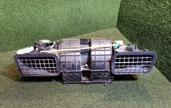 Opel Vivaro Interior heater climate box assembly housing 272700324R 93868022 T1020397J